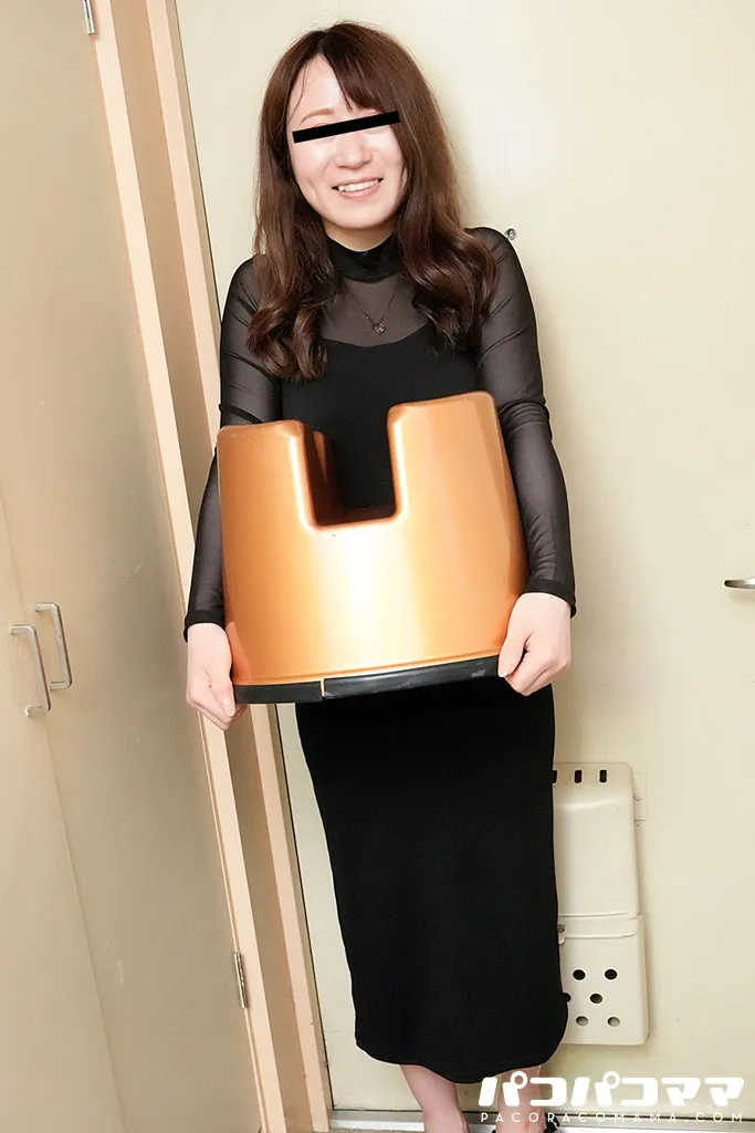 スケベ椅子持参！色白清楚な人妻デリ嬢-2