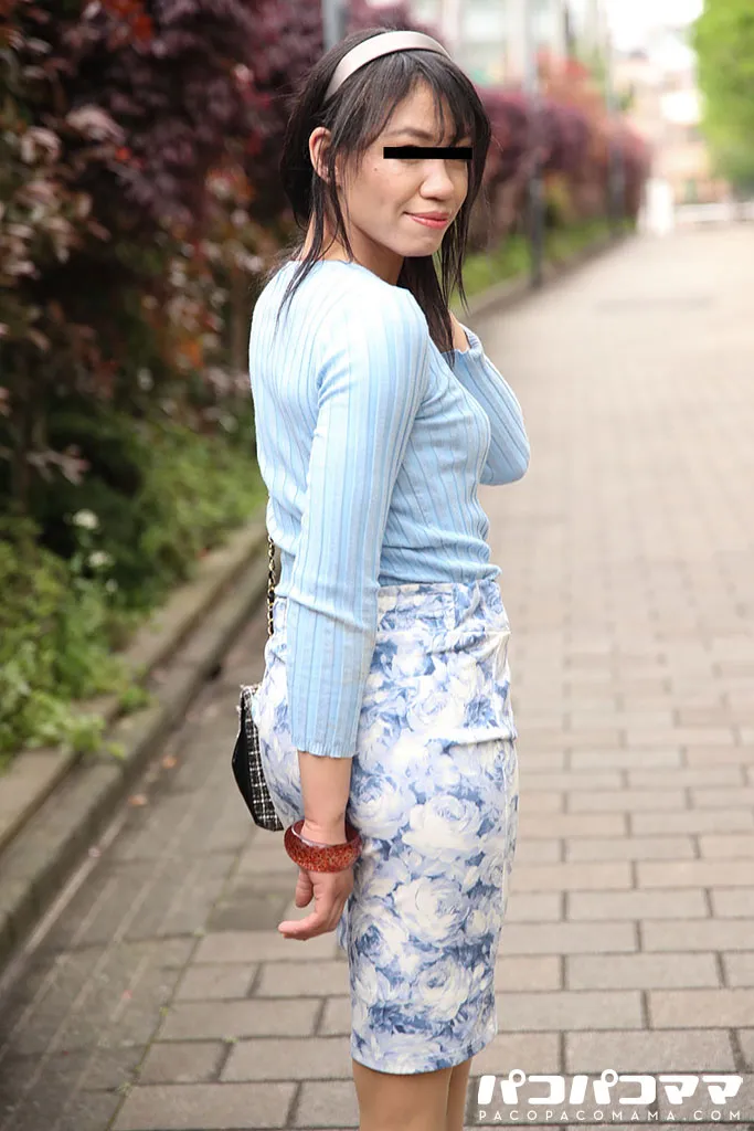 奥さん、今はいてる下着を買い取らせて下さい！~感度抜群デカクリまんこを包み込んだパンティー~-2