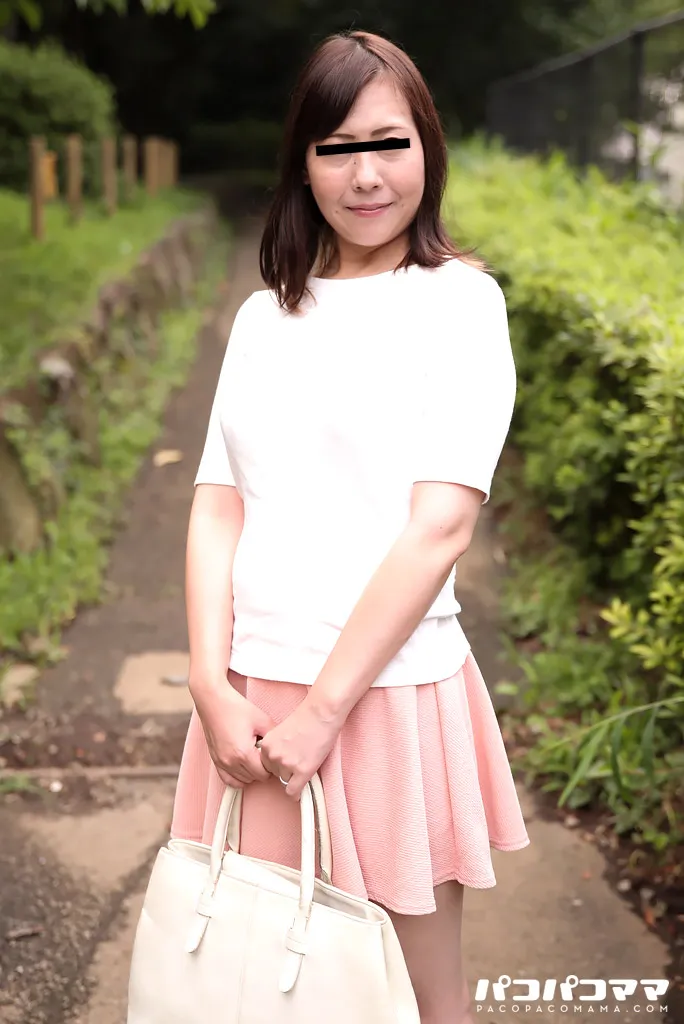 熟女の火遊び飛びっ子装着 ～公園ヨガリ散歩～-1