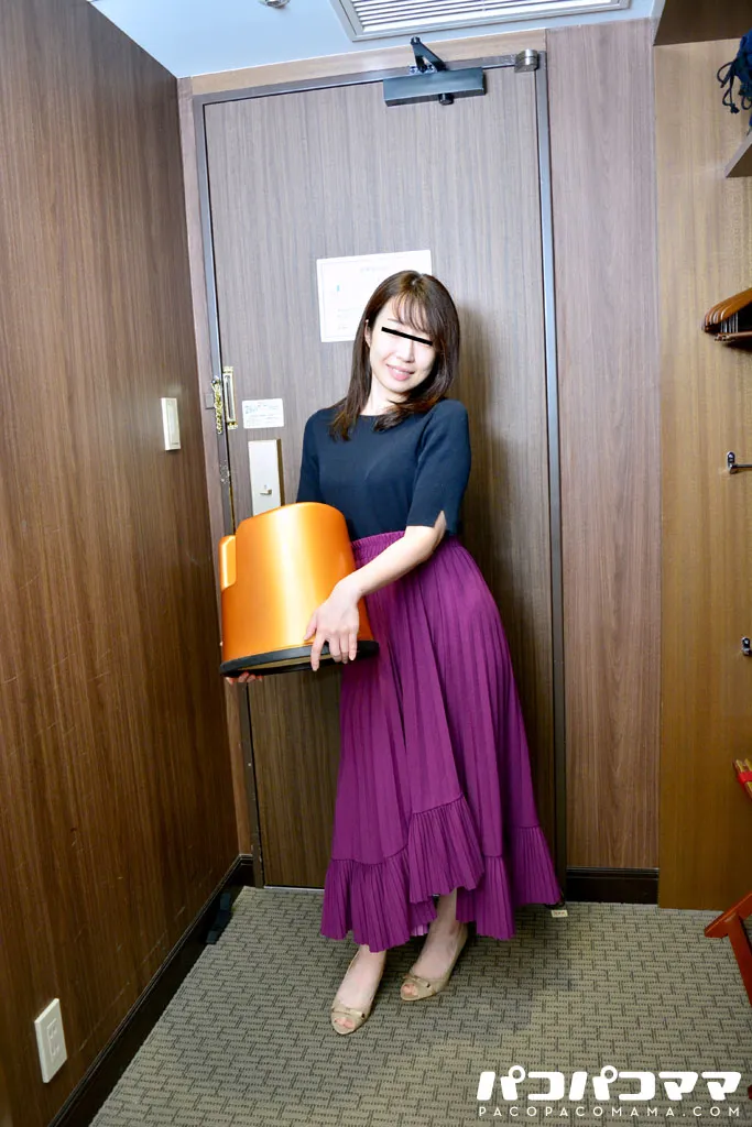 スケベ椅子持参！容姿もサービスも100点満点-1