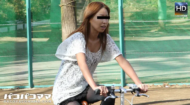 ママチャリ 〜Ｆカップ巨乳熟女野外デート〜