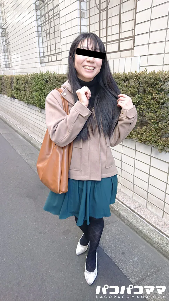 奥さん、今はいてる下着を買い取らせて下さい！〜剛毛奥さんのブラとパンティセット〜-1