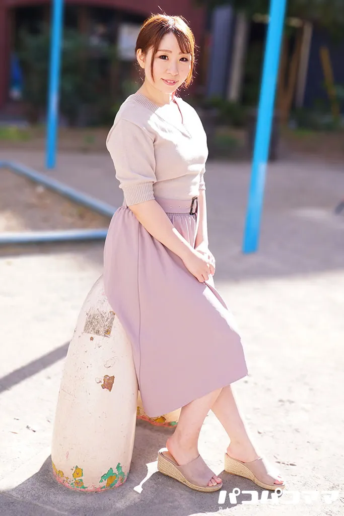 桃尻熟女 ~何をされてもカメラ目線~-2