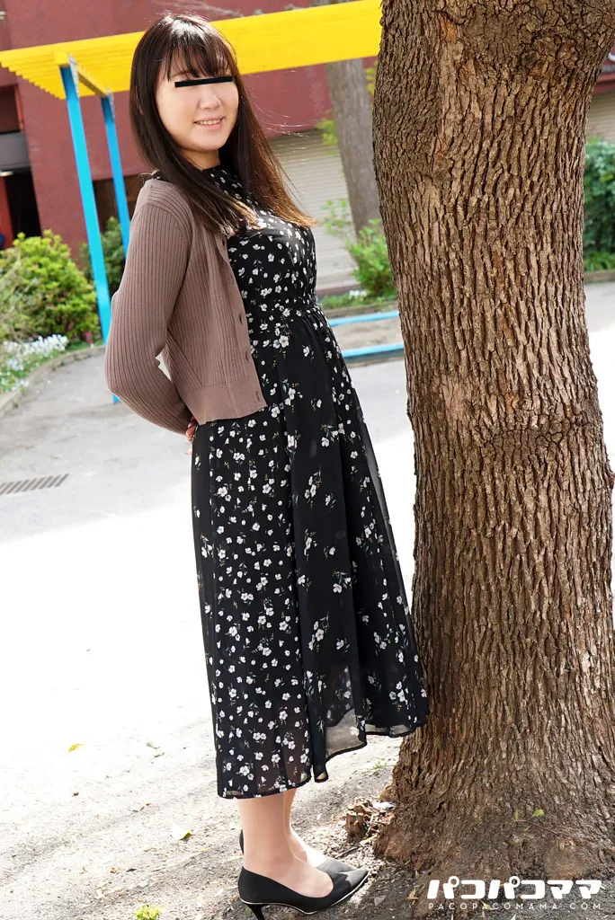 奥さん、今はいてる下着を買い取らせて下さい！〜マン汁がしっとり染みたT-バック〜-1