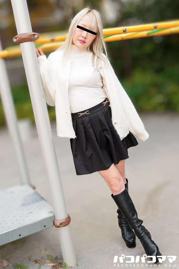 昔AVに出ていたあの頃を思い出して撮影にやって来た金髪熟女-2