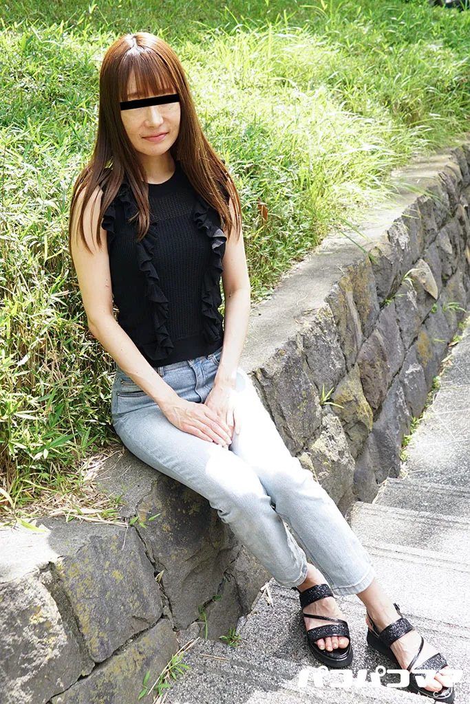 旦那に興味なし！メイクバッチリで他人棒を貪る人妻-2