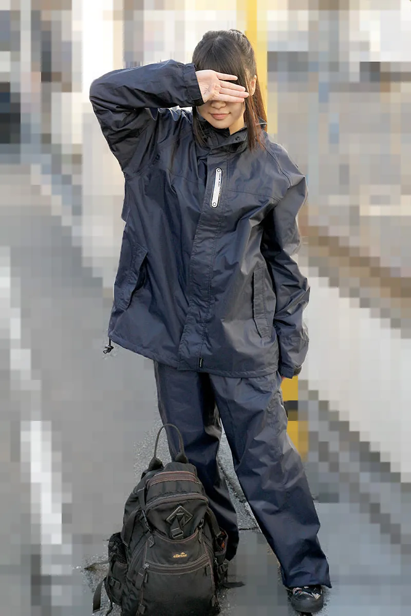 路地裏で寝ているバックパッカー女子をナンパしてみました-1