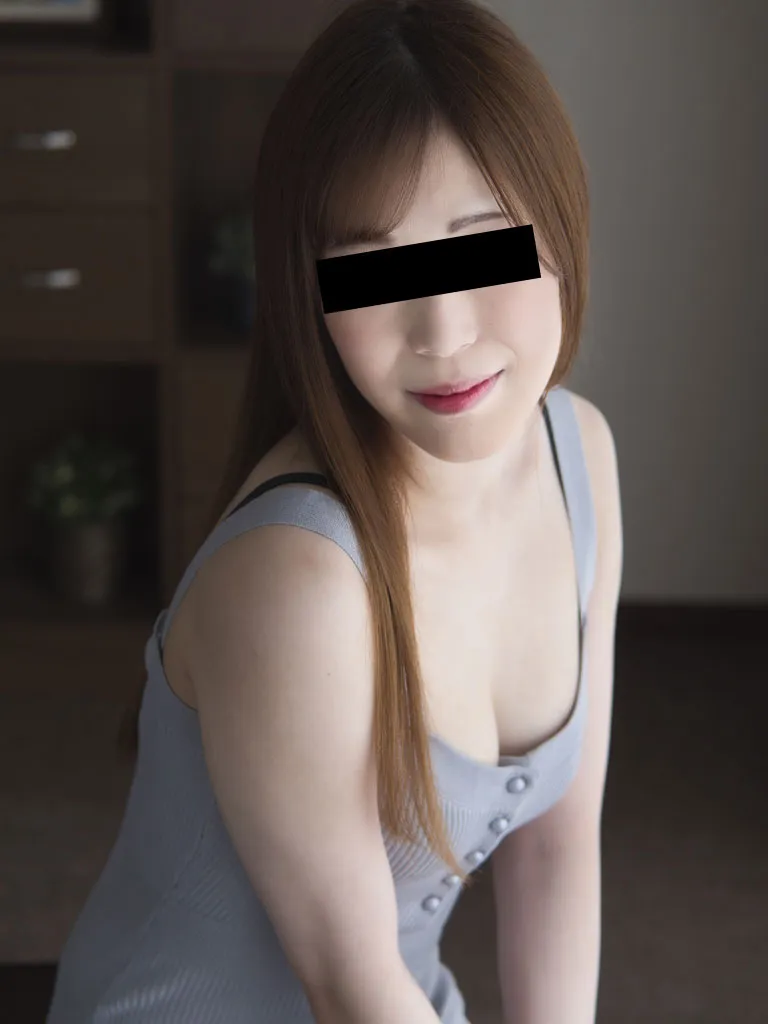 スタイル抜群色白美脚美女を焦らし責め-2