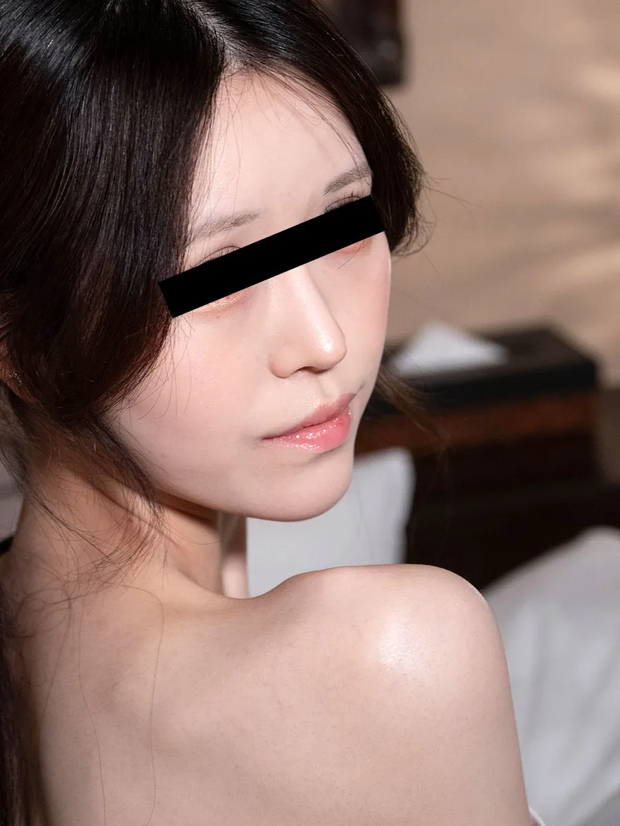 ちっぱい美女が僕の全身をリップでご奉仕-3