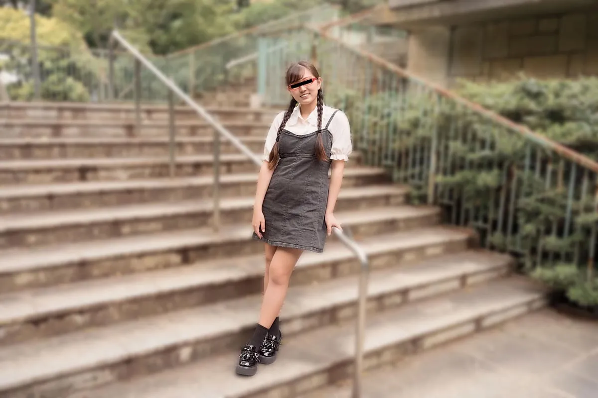 お尻の開発にも興味津々な赤メガネ娘-1