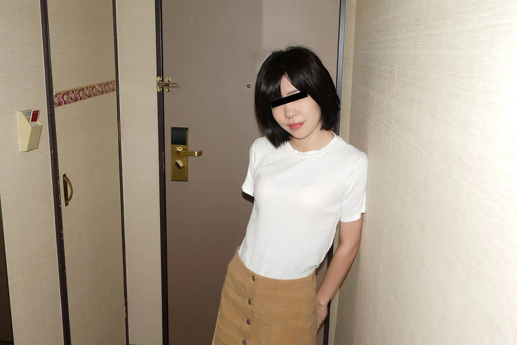 童顔と剛毛のギャップが卑猥すぎる娘-1