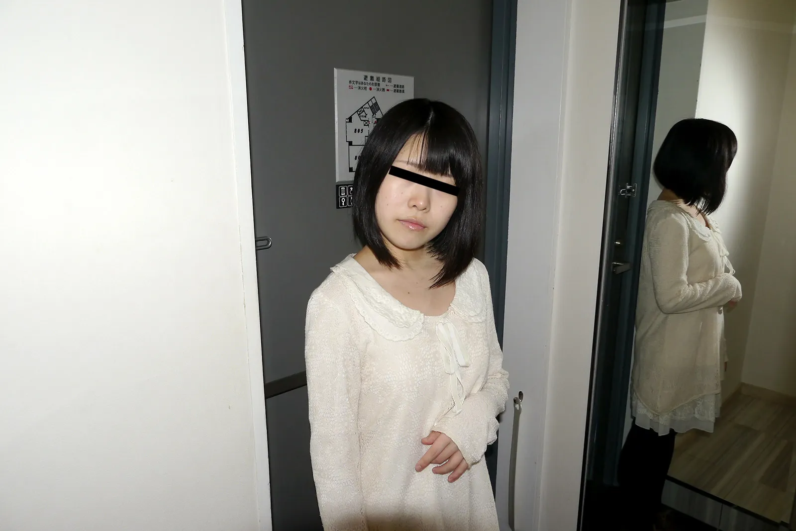 童顔の従順で純情なオンナのコをガッツリハメ撮りしちゃいました-1