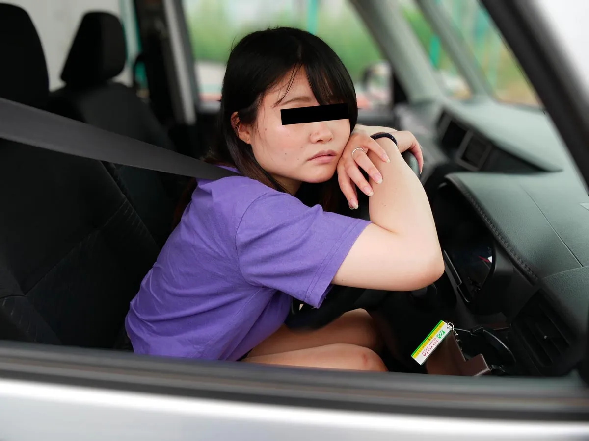運転女子 〜車のシフトレバーはドライブに！生の勃起チンコは口内へ！〜-1