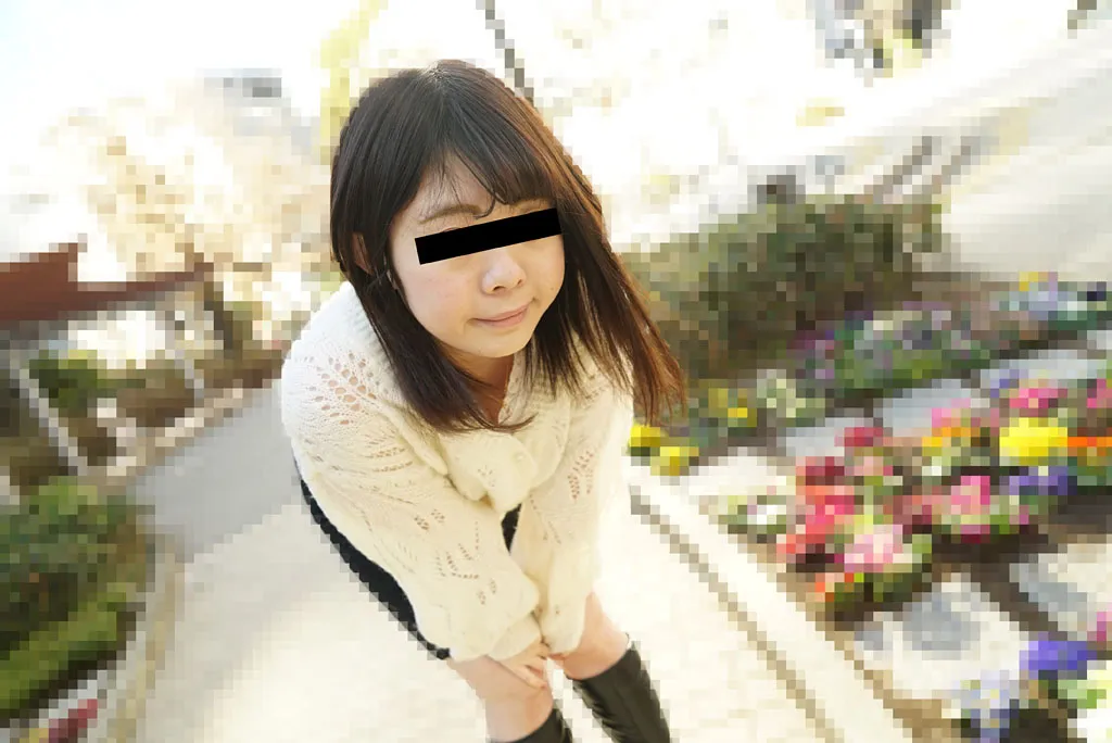 お下品なマイクロビキニでエッチ三昧-3