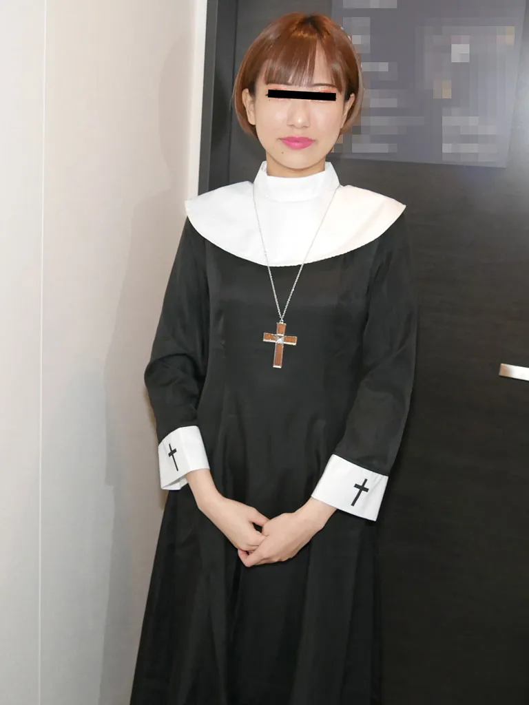 エッチなシスターは両手チンコクロスでおしゃぶり礼拝-1