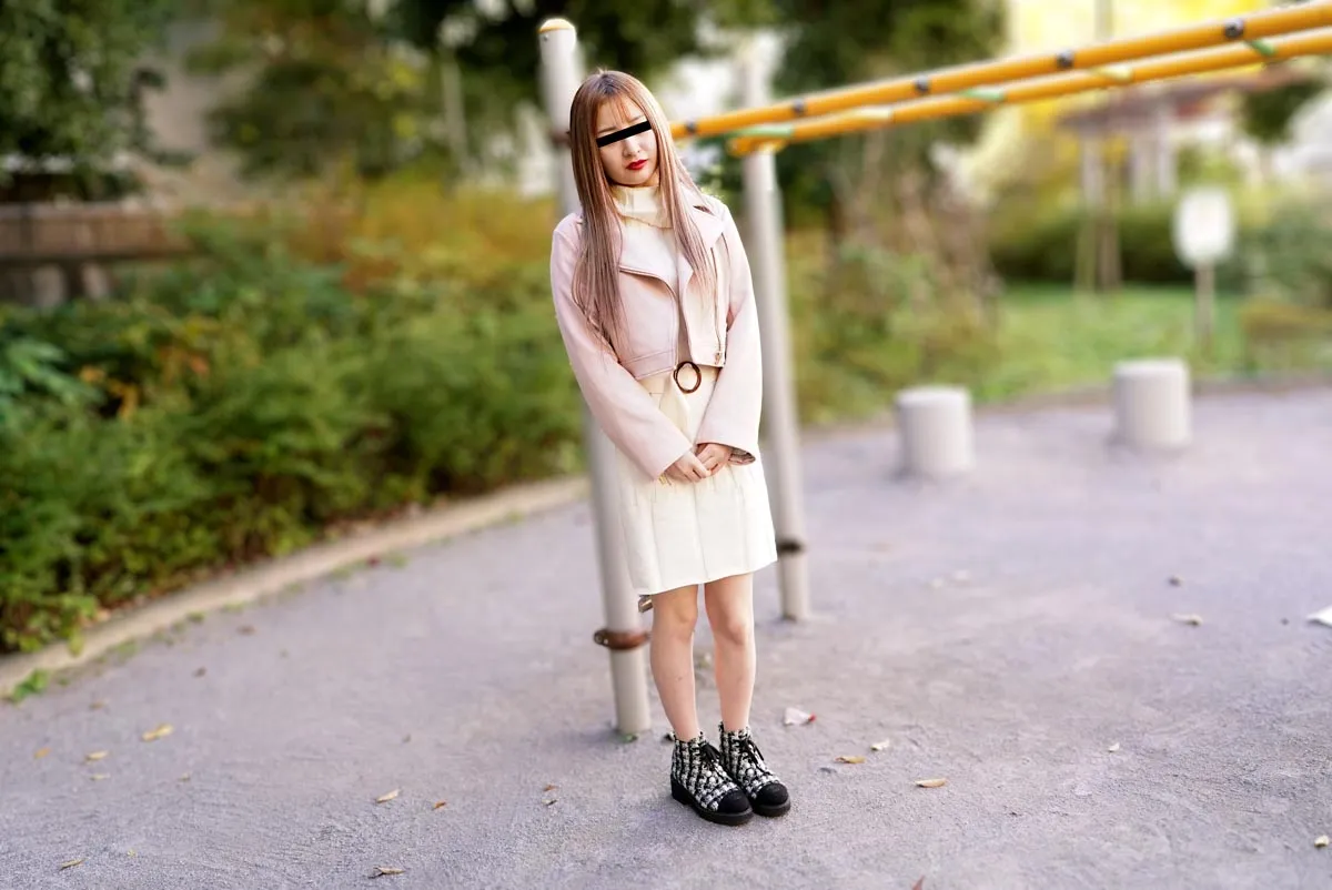 僕のおちんちんを見てでかい肉棒と喜んでくれる素人-1