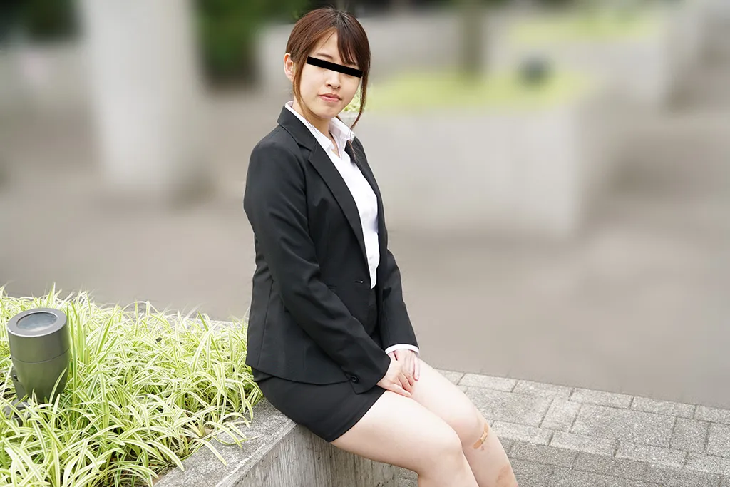 押しに弱い真面目で清楚な就活生に中出し面接-3