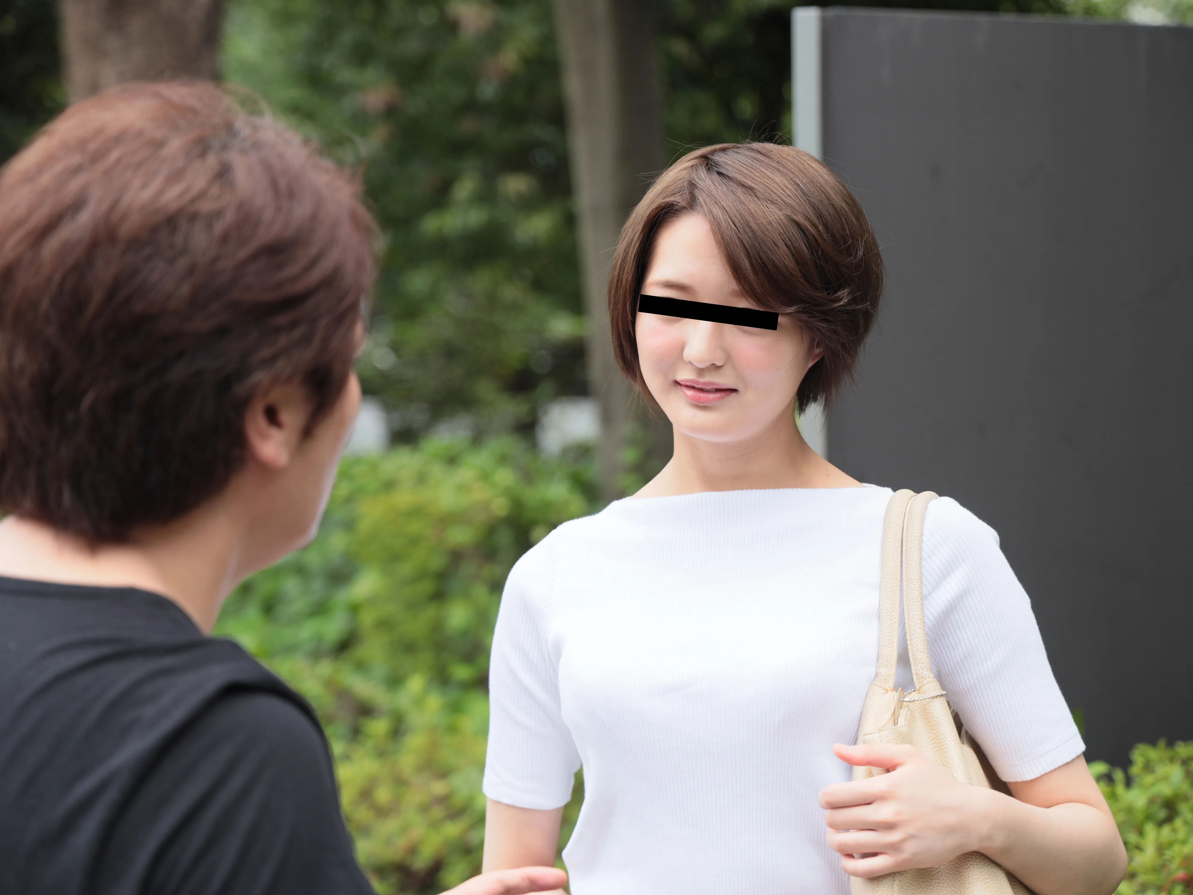 素人勧誘ナンパ！スタイル抜群の素人娘にマイクロビキニを着せて生中出し-1