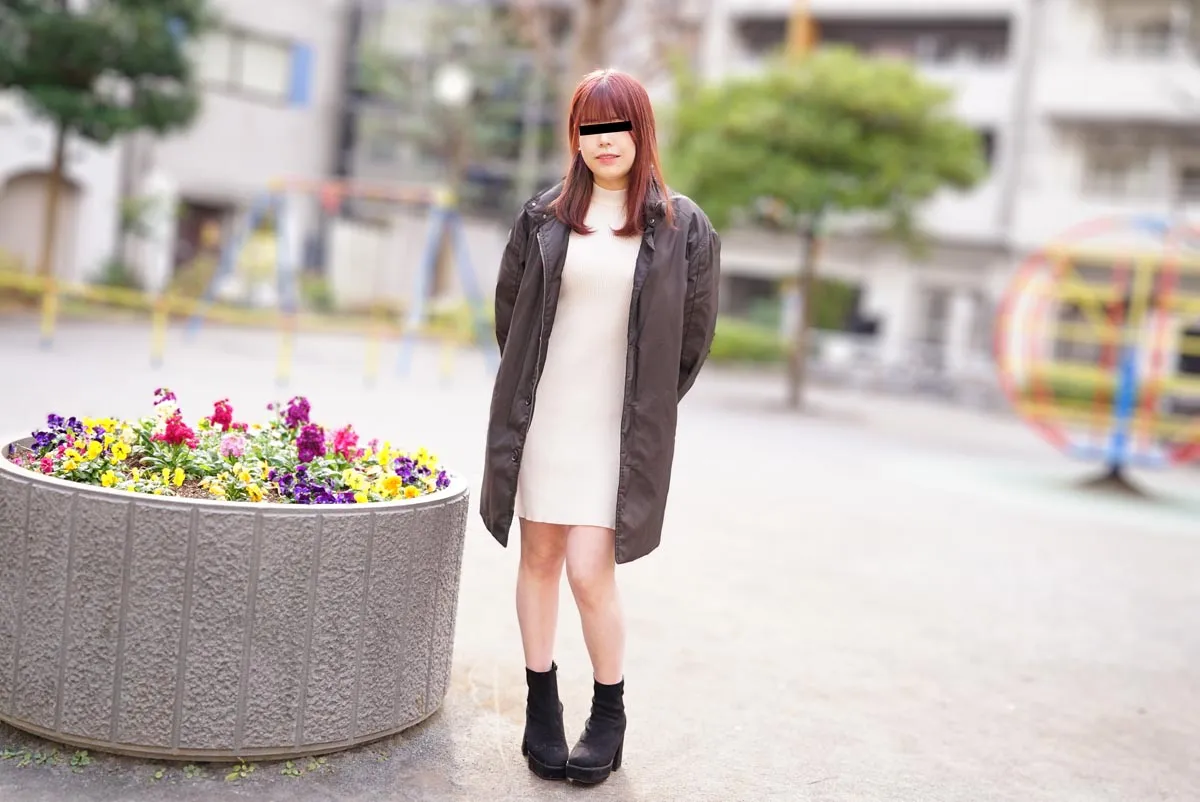 舐めるの大好きな舌ピ娘をナンパでゲット-1