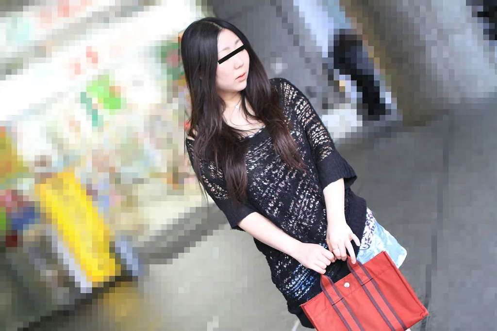 天然爆乳万引き素人娘を丸裸にして取り調べ！-1