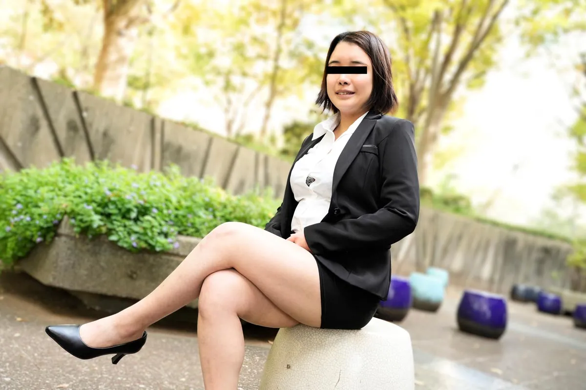 むっちりリクルートスーツの巨乳娘と中出し面接！-3