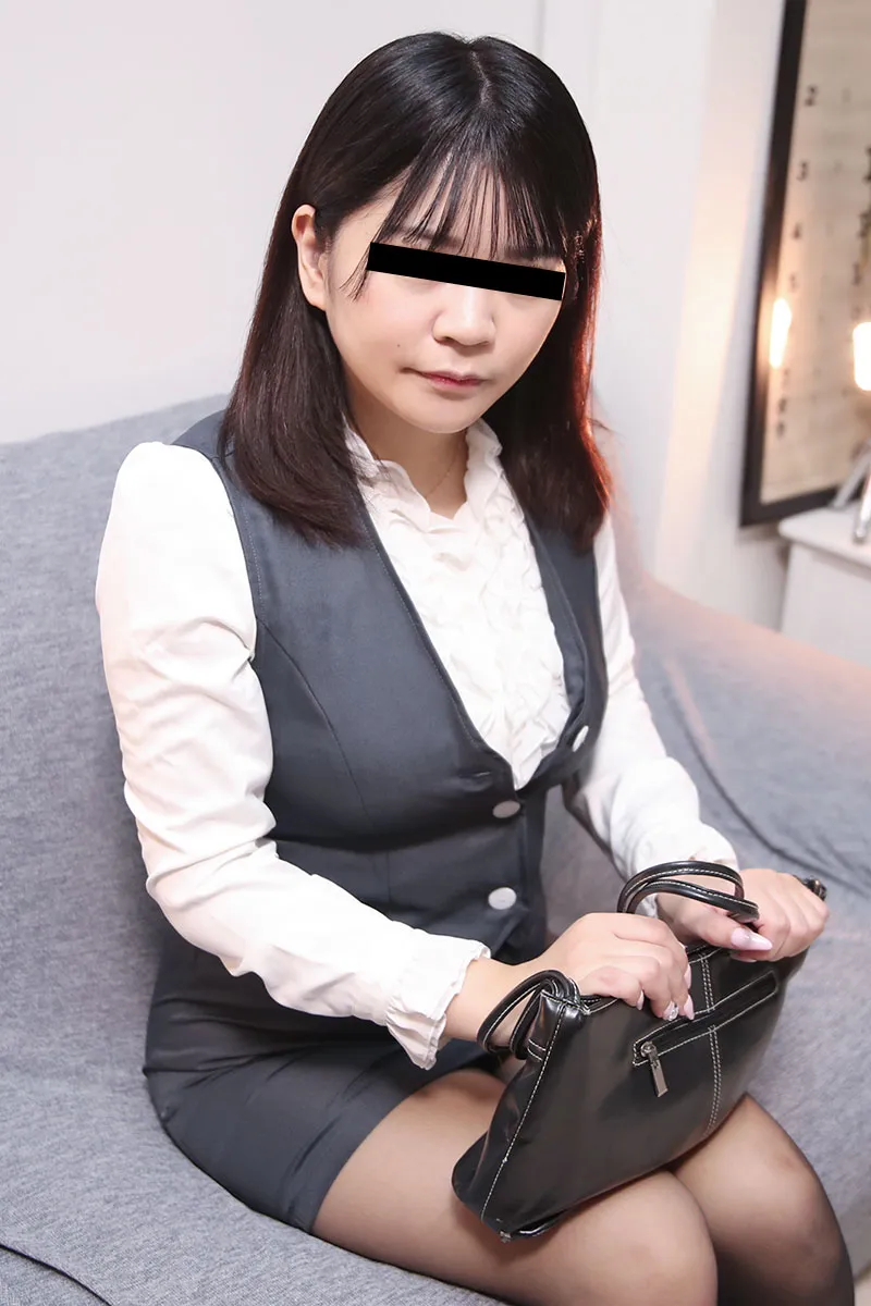 Ｈカップの同僚女子と密室でヤリまくり！-1