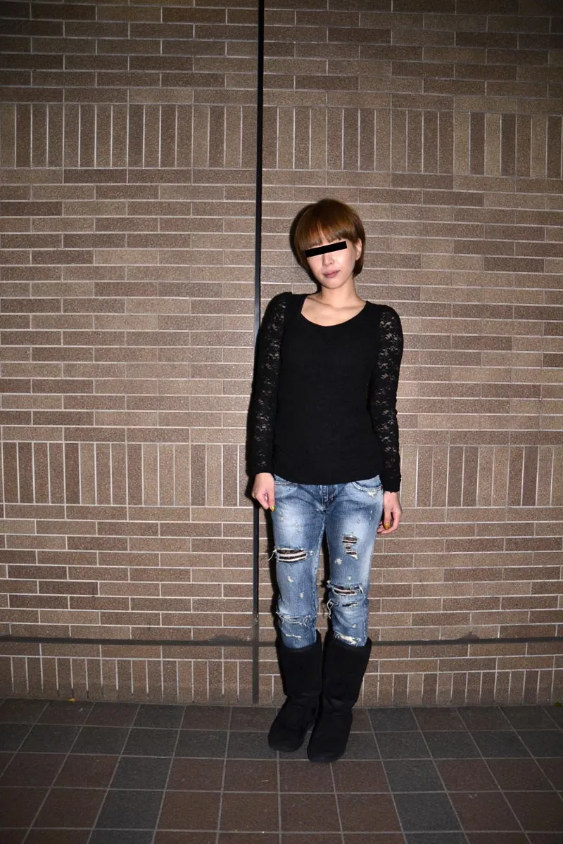 元芸能人が面接にきてくれたので生ハメ中出し！-1