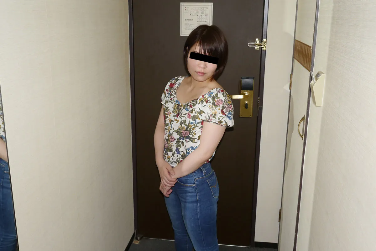 緊張気味の素人娘を優しく調教しちゃいます-2