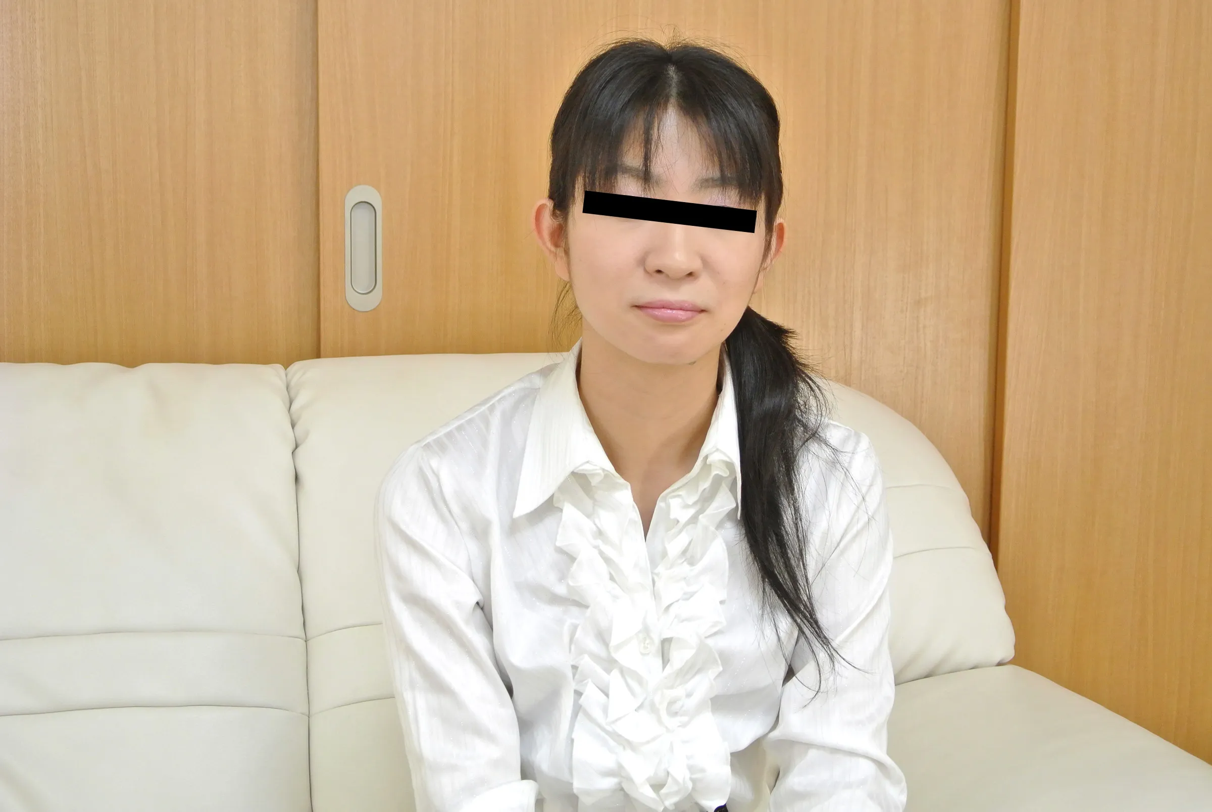 清楚な女子大生に卑猥なスケスケ水着を着衣してもらいました-2