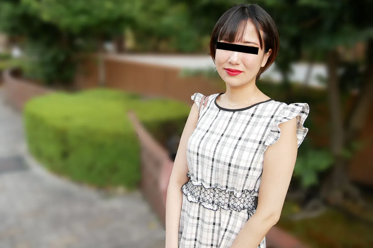 すっぴん素人 ～パイパンだけでなく、顔も生まれたままの姿で…～-1