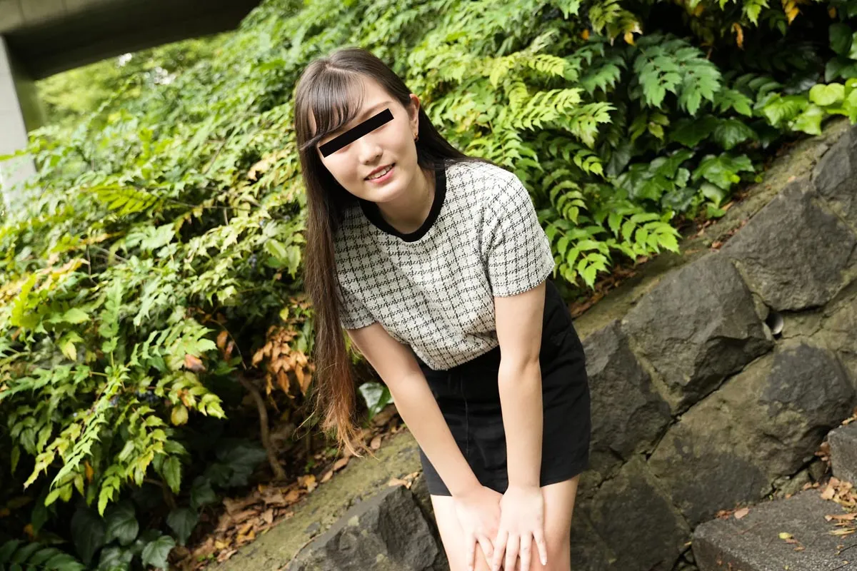 舌を出しピースでアヘ顔晒しちゃう百戦錬磨の娘-1