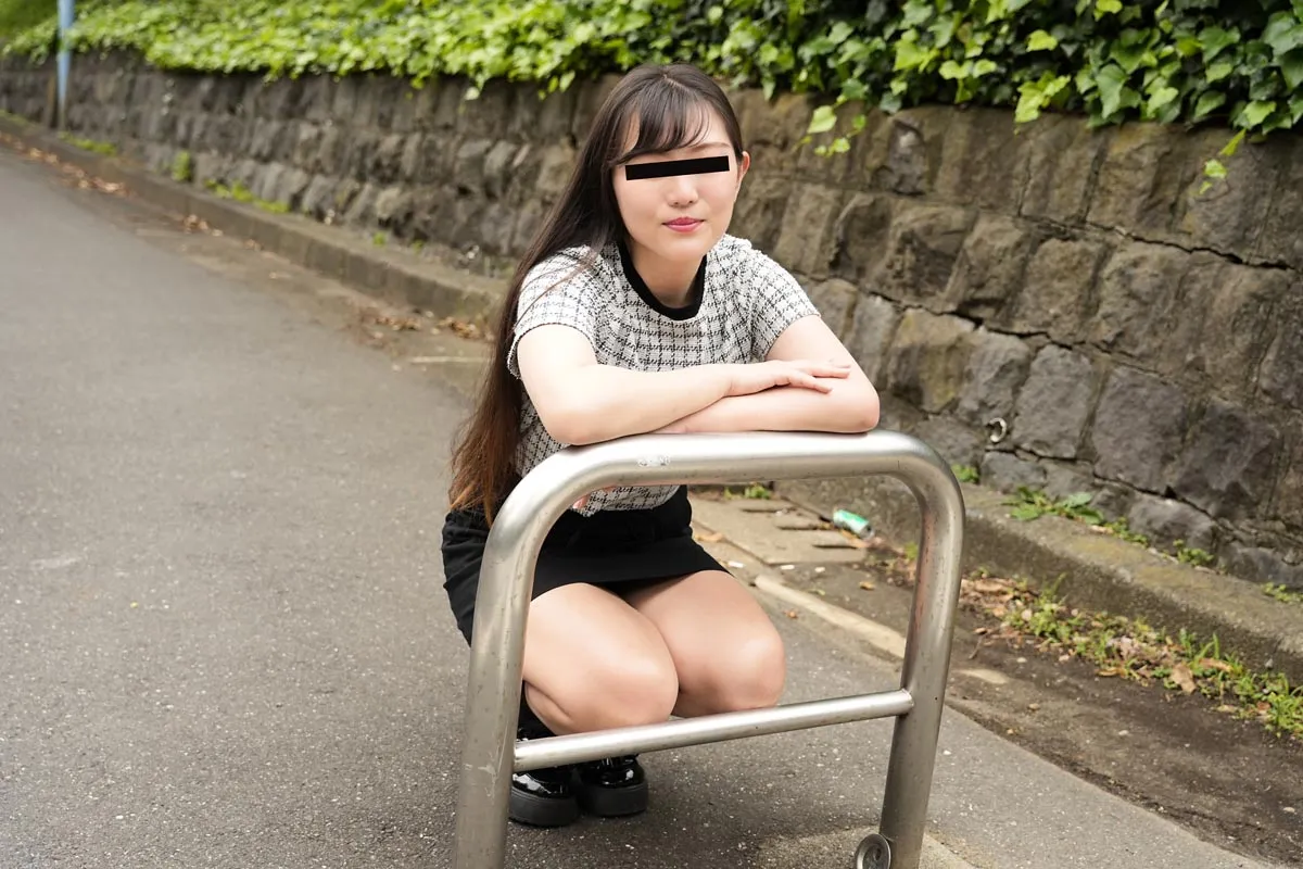 舌を出しピースでアヘ顔晒しちゃう百戦錬磨の娘-2