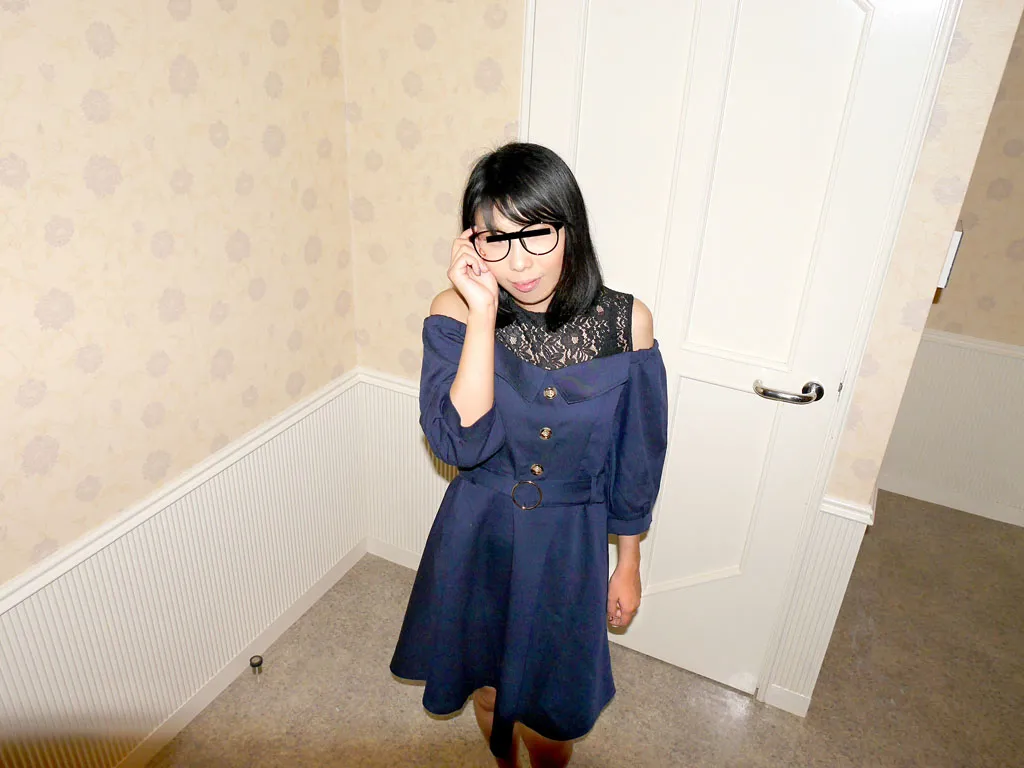 めがね素人 〜全身性感帯の素人娘をたっぷり調教〜-1