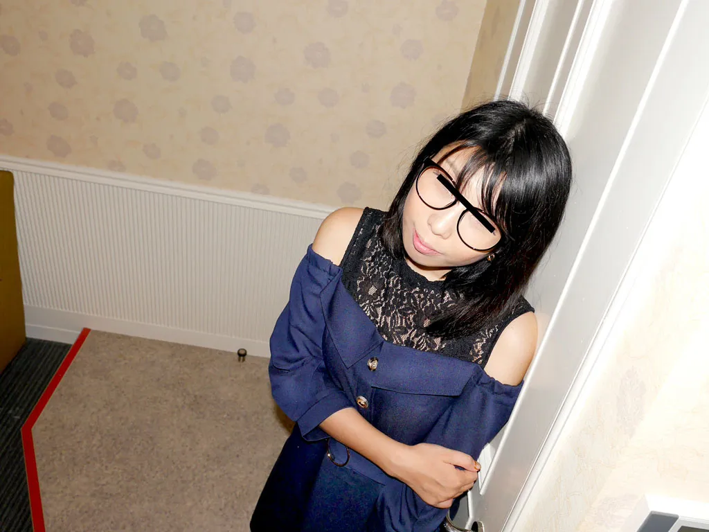 めがね素人 〜全身性感帯の素人娘をたっぷり調教〜-2