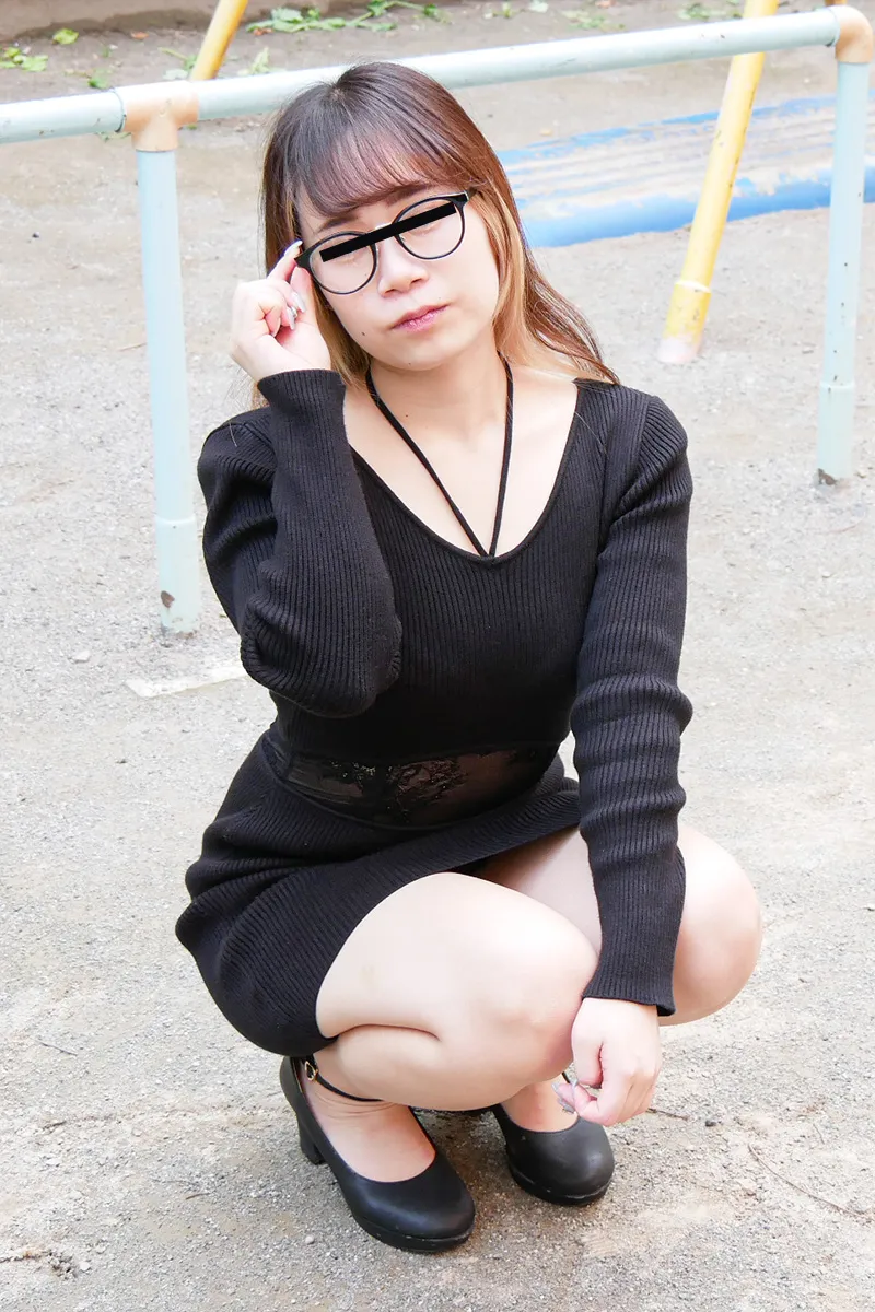 めがね素人 〜地味目なめがねっ娘のパイパンオメコを嗜む〜-2