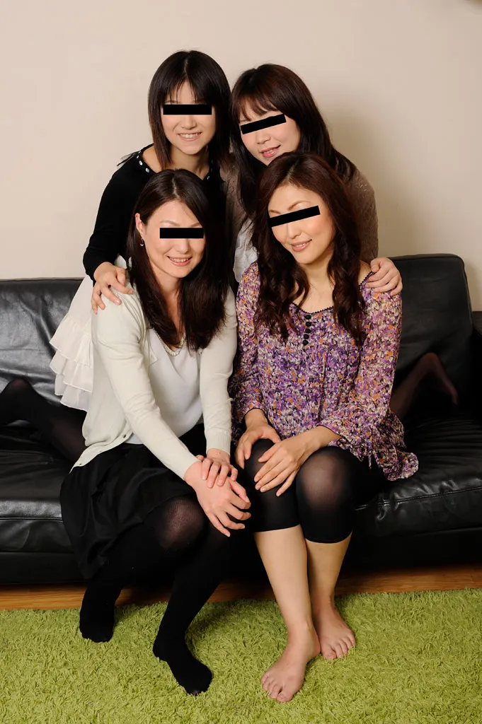 久々の忘年会は痴女4人と大乱交-2