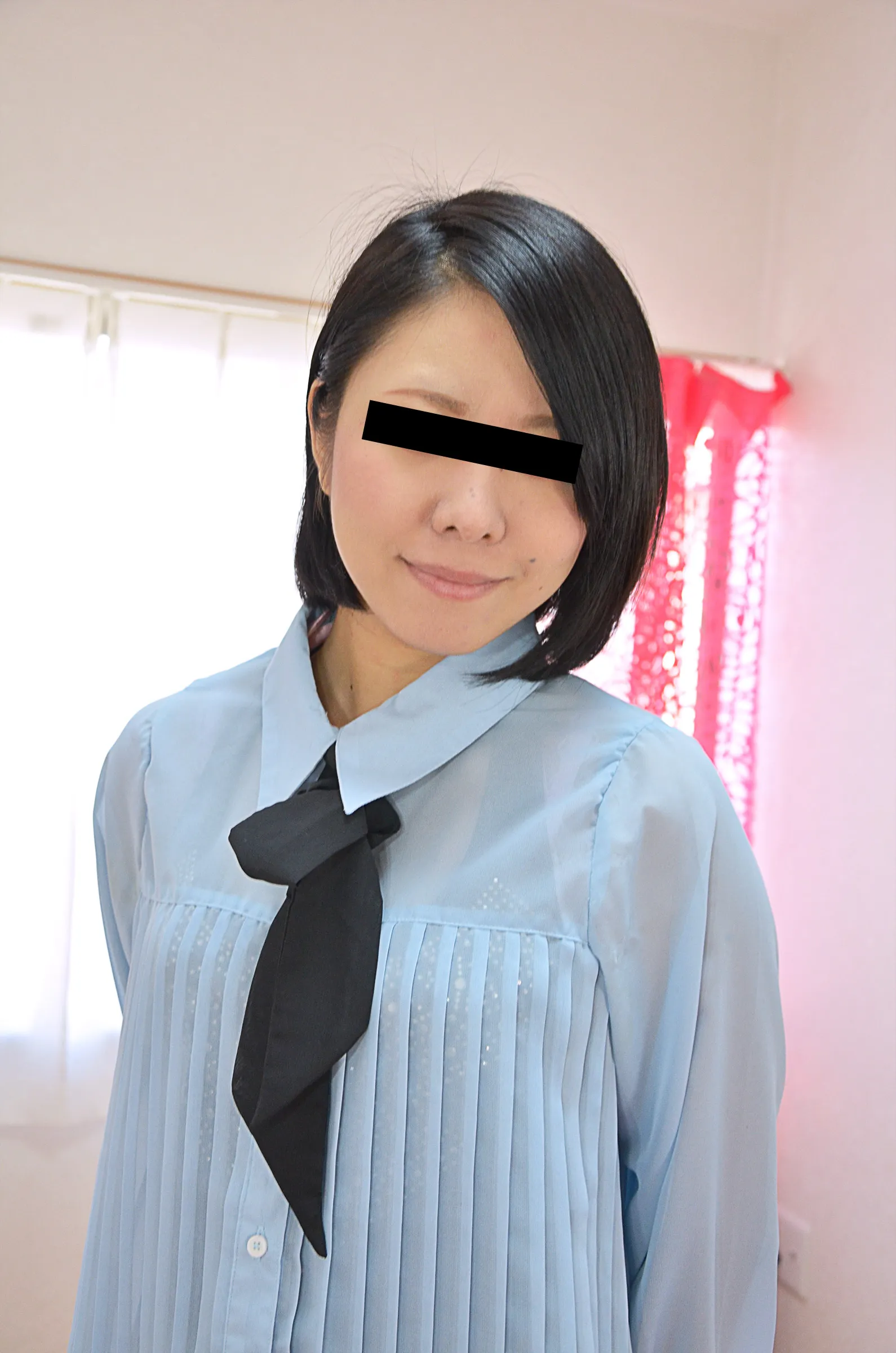 SMグッズの撮影だけなのに拘束されたら変な気分になってきちゃった-1